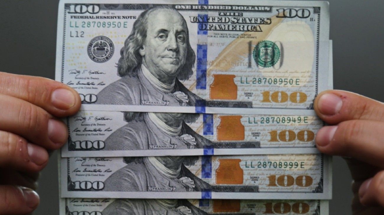 Por el cepo, las empresas se financian más con pesos atados al dólar oficial