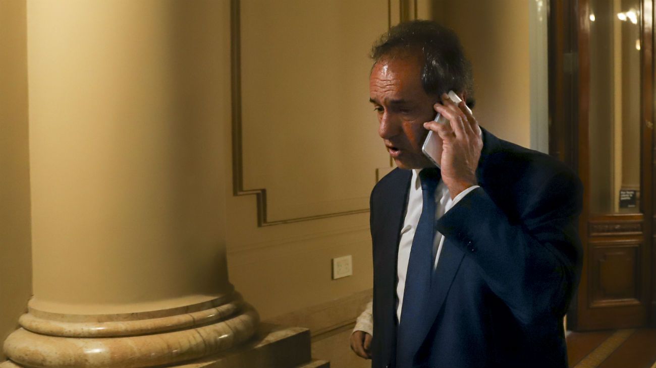 Denuncian a Scioli por usurpación de autoridad e incumplimiento de deberes de funcionario