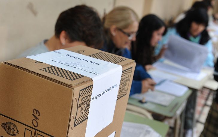 En un “súperdomingo” cargado de condimentos se define el futuro de 127 localidades