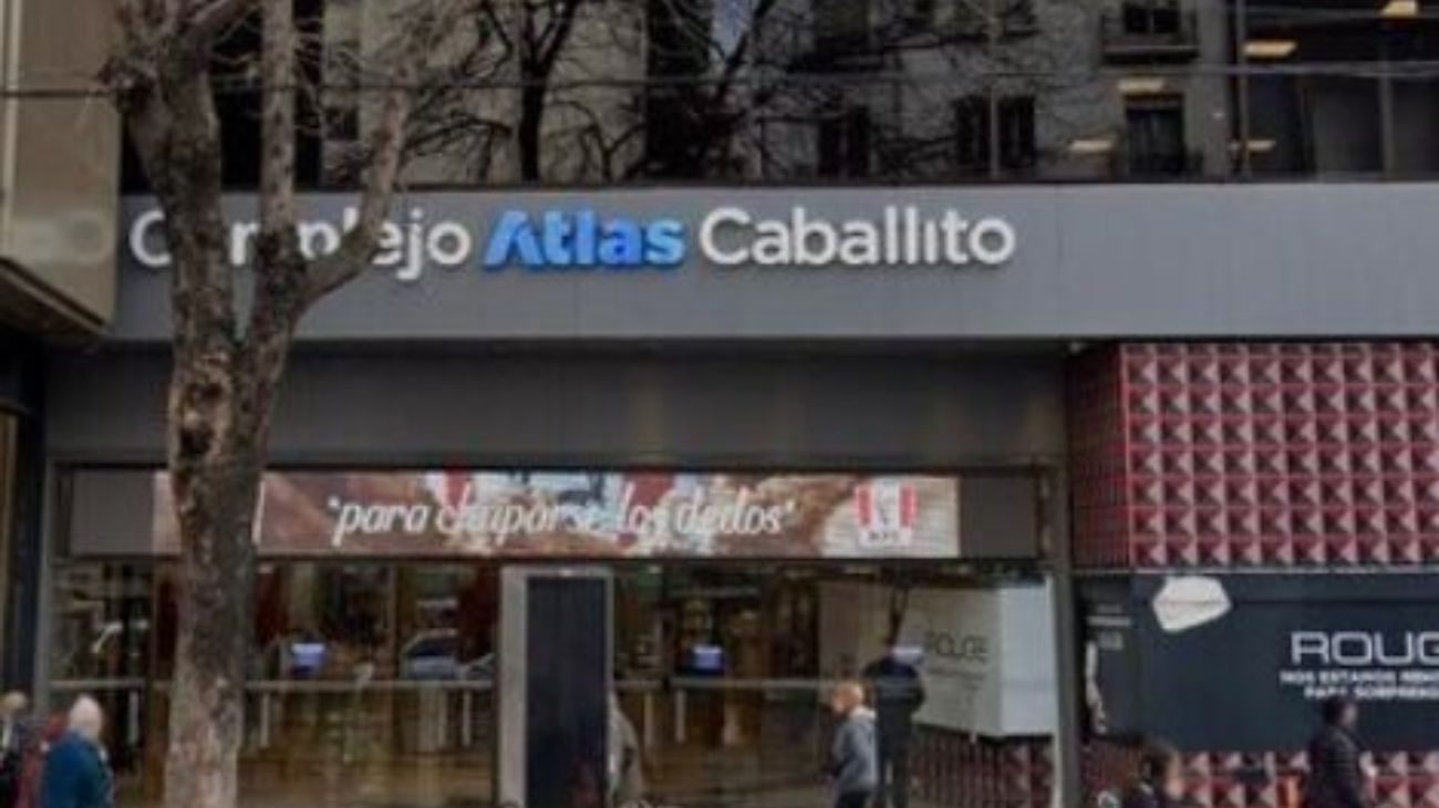 Policía de la Ciudad interrumpió una función del Cine Atlas