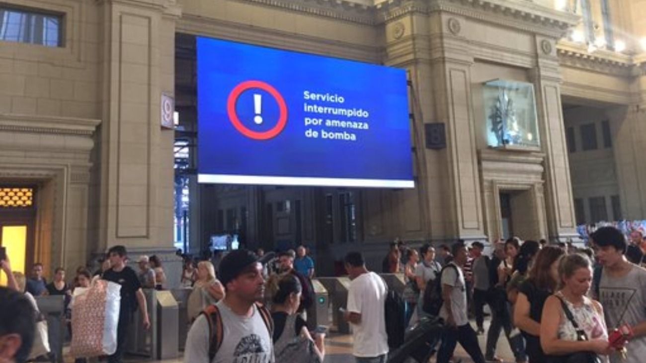Tren Roca: tras una amenaza de bomba en Constitución, se reanudó el servicio