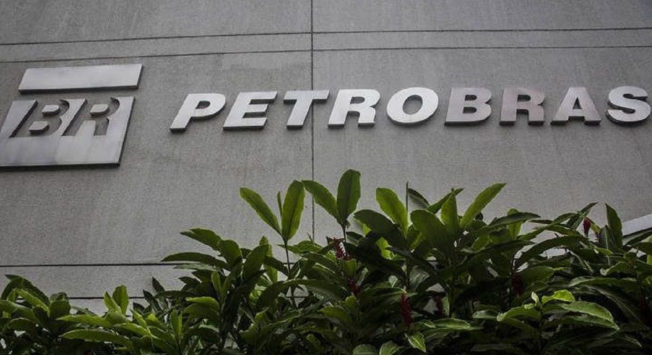 Las acciones de Petrobras se hunden tras reversión de precios