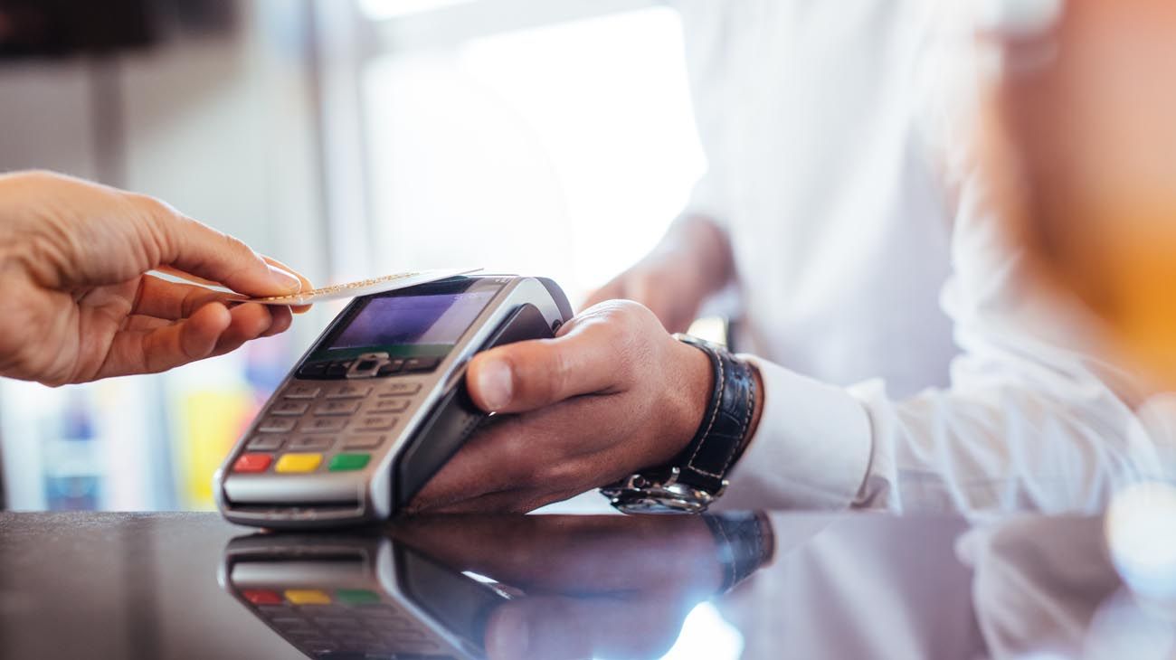 Tarjetas: desde hoy los comercios tendrán acreditado en un día hábil sus ventas con débito