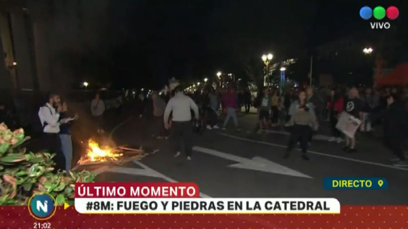 Finalizada la marcha, se registraron incidentes frente a la Catedral en Plaza de Mayo