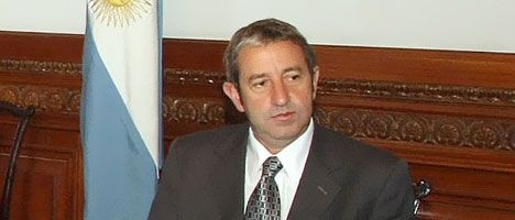 Cobos: "No son buenas las relaciones carnales con ningún país"