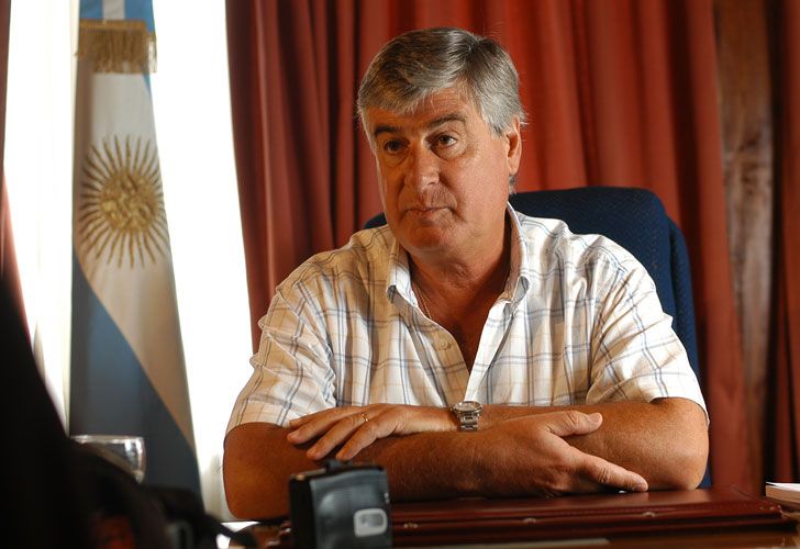 Desalojan de "viviendas sociales" a las hijas del intendente de Pinamar
