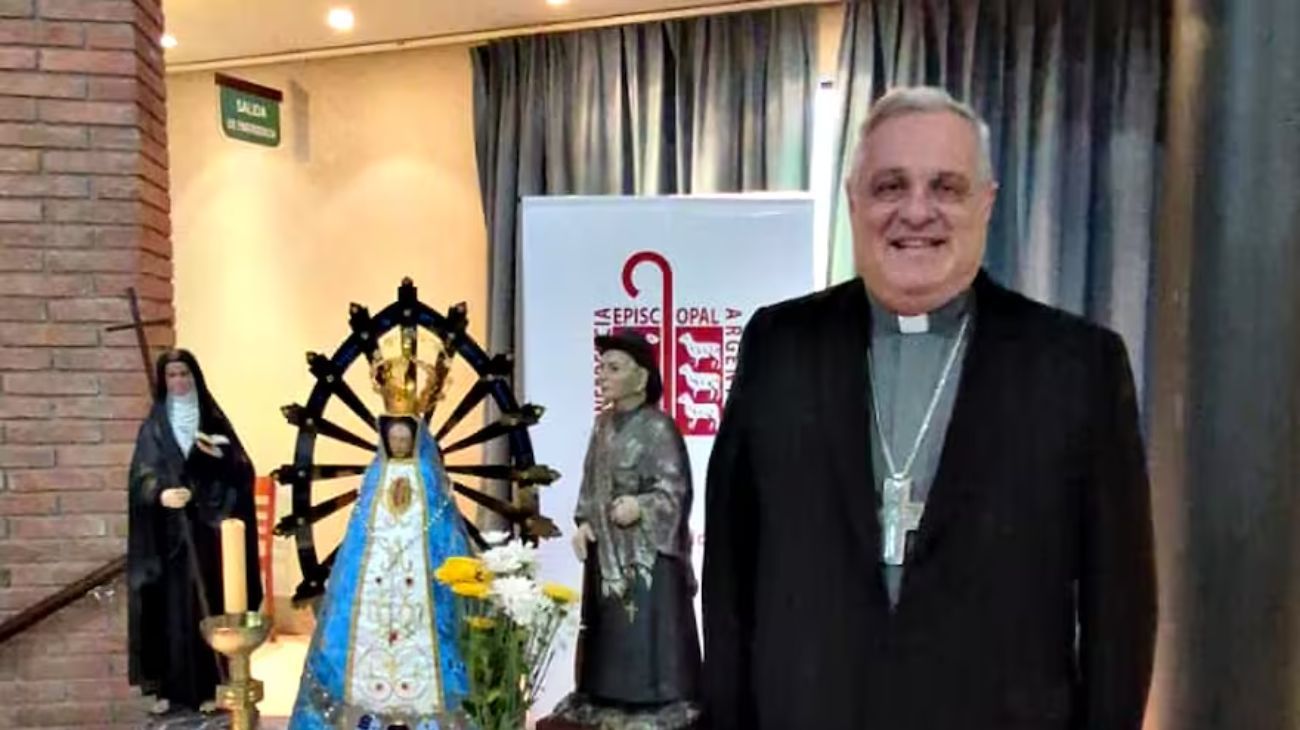 La Iglesia eligió como máxima autoridad a un obispo crítico del Gobierno