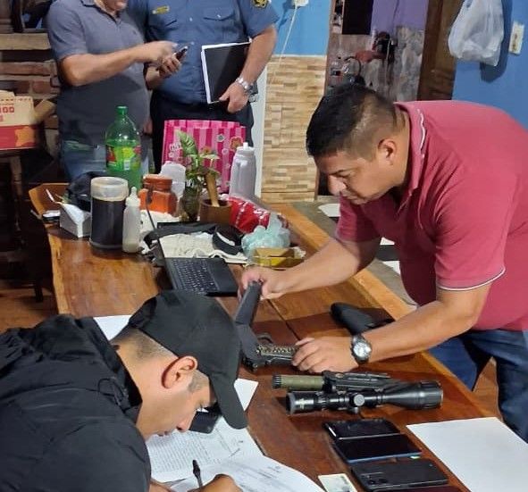 Crimen del productor en Corrientes: secuestran armas y celulares en allanamientos en Alvear