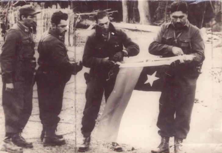 Argentina le devuelve a Chile una bandera capturada en 1965