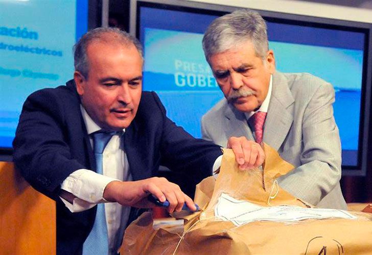 Ordenan abrir las cajas de seguridad de De Vido y José López