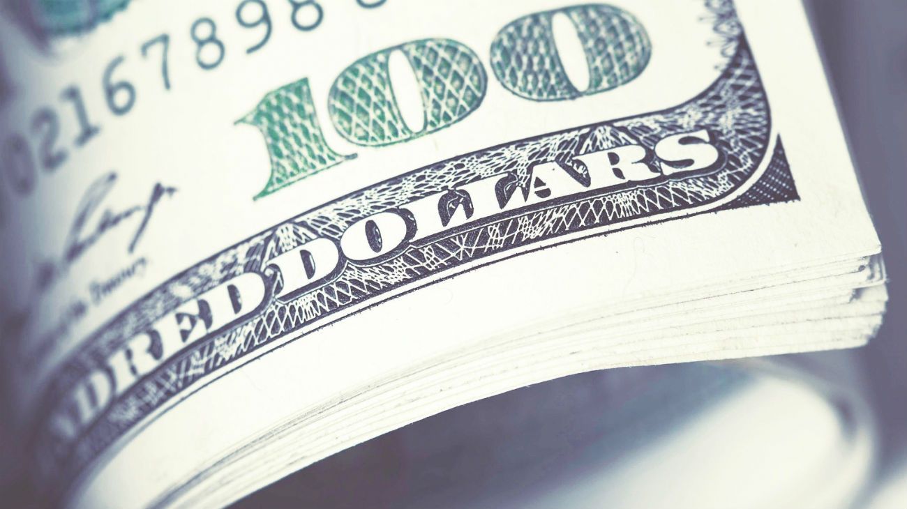 El dólar arranca la semana en alza
