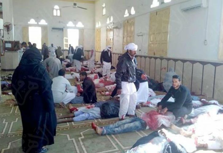 Atentado en una mezquita en Egipto deja al menos 235 muertos