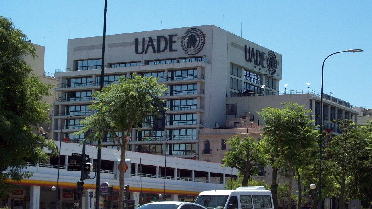 Murió una profesora de la UADE mientras daba una clase virtual