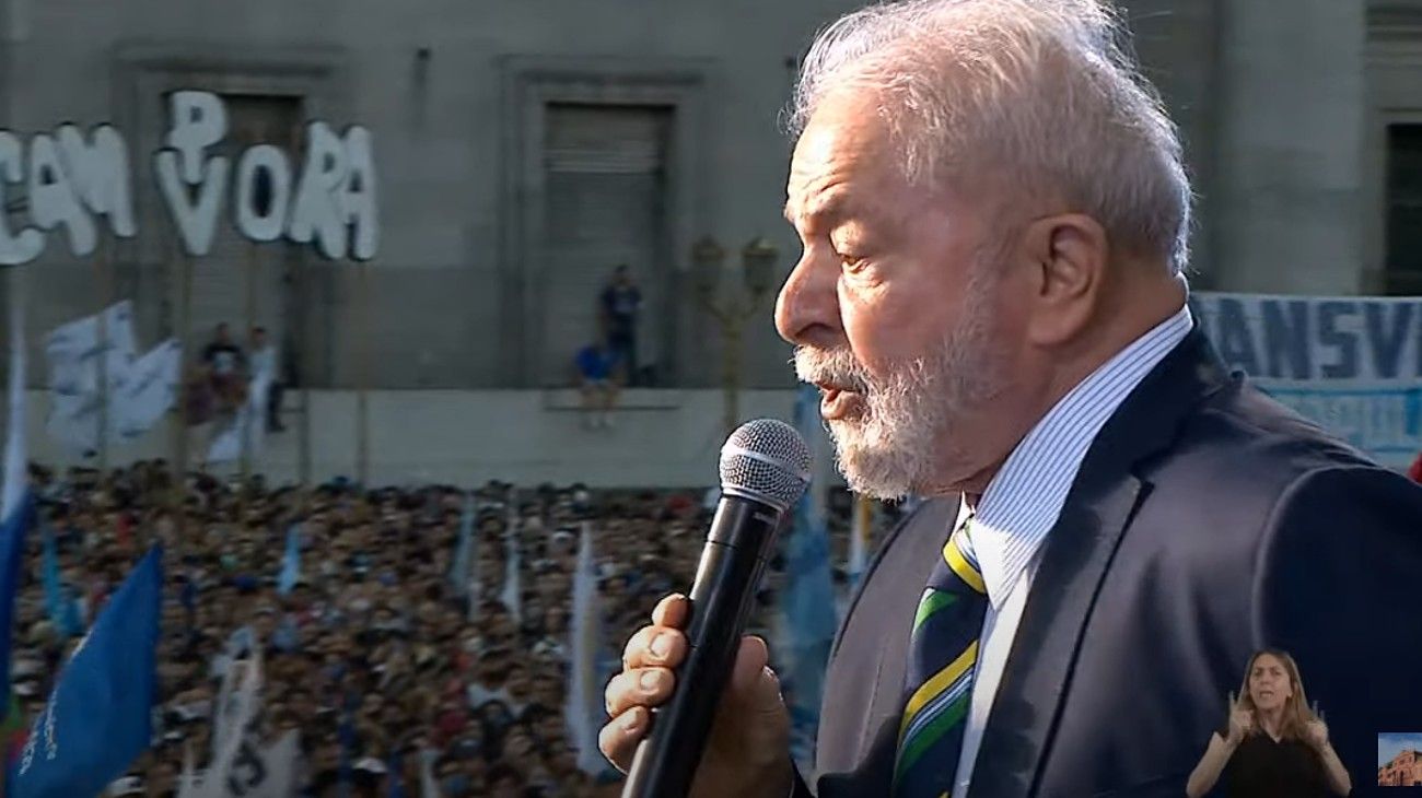 Emocionado, Lula da Silva recordó la década pasada: "Fue el mejor momento de la democracia"