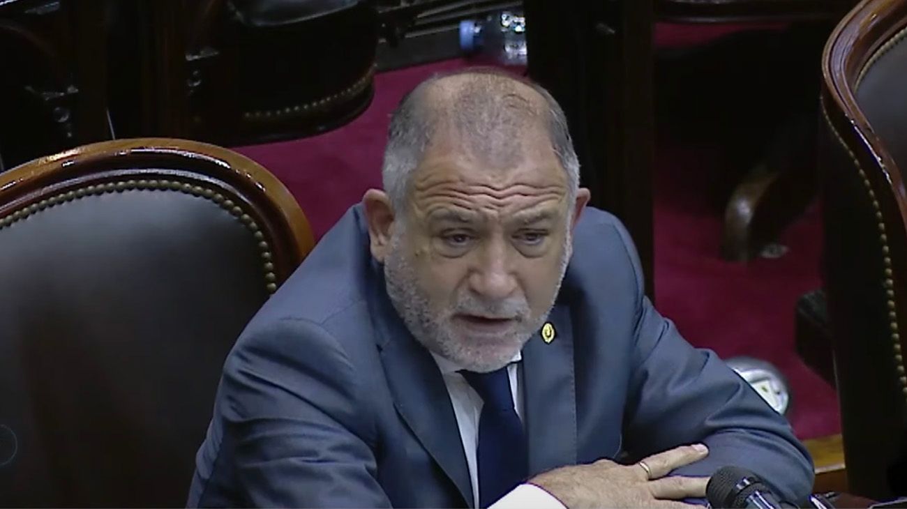 Luis Juez: "¿A quién se le ocurre parar un país para festejar un empate?"