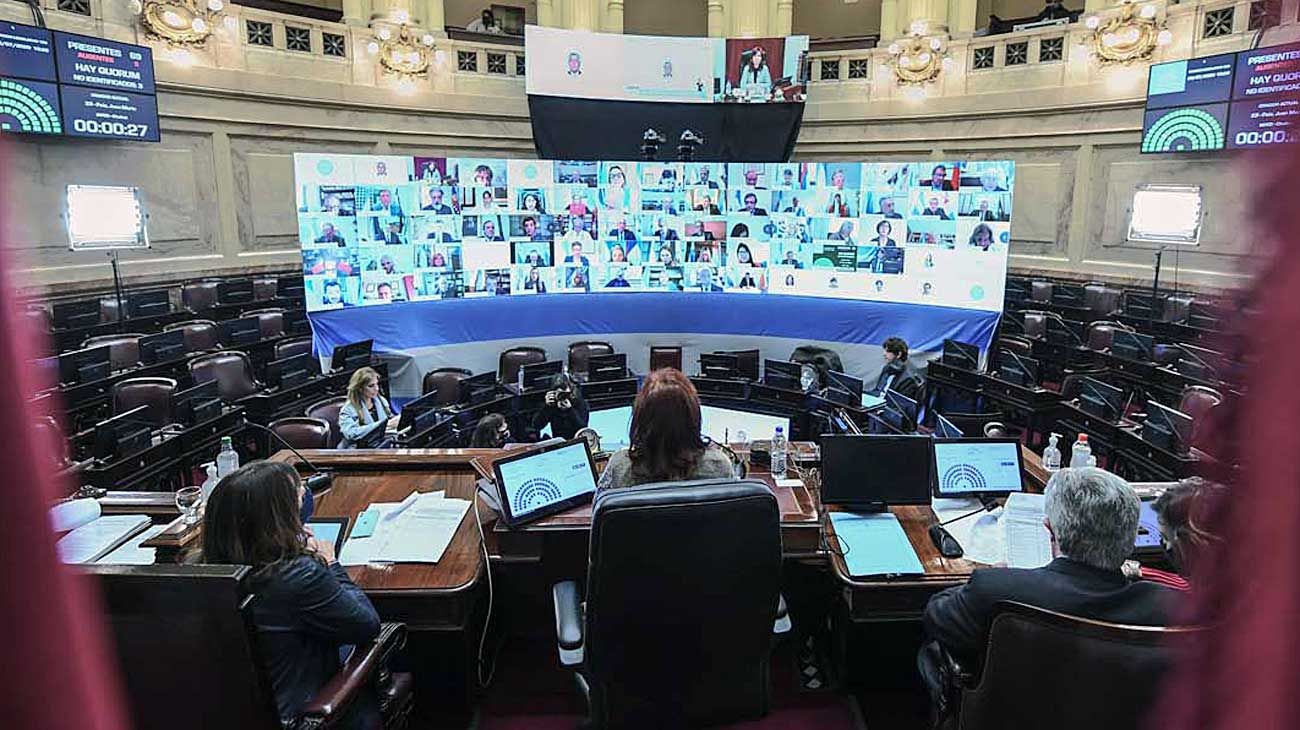 Default energético: intentan invalidar DNU por deudas de gas