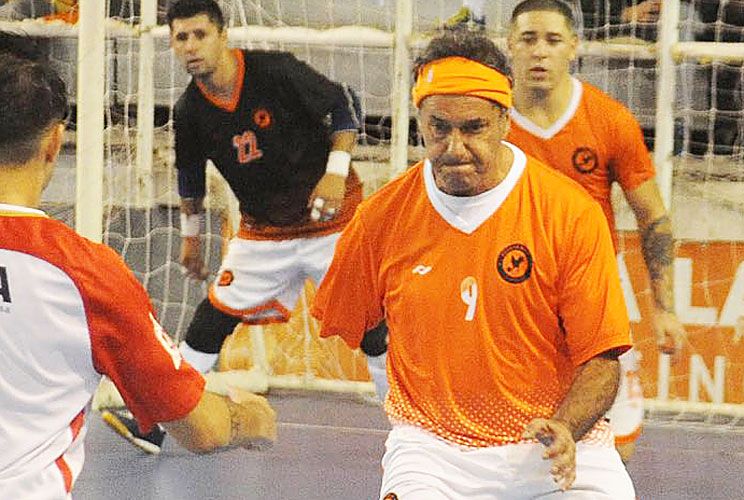 Solicitan prohibir la salida del país y la inhibición de bienes para Scioli