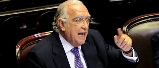 Gil Lavedra: "El per saltum es una práctica menemista"