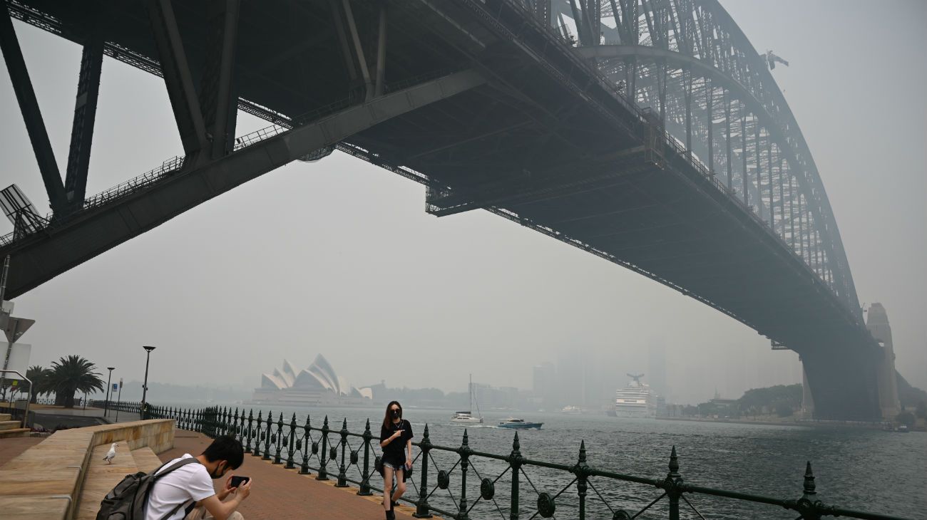 Incendios forestales en Australia cubrieron toda la ciudad de Sidney de un humo tóxico