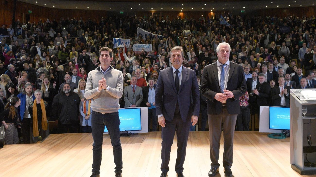 Sergio Massa impulsa una ley para aumentar la inversión en educación