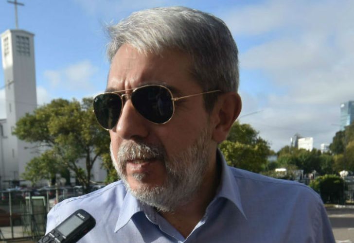 Aníbal F.: "El Gobierno quiere tener a los gobernadores agarrados de las bolas"
