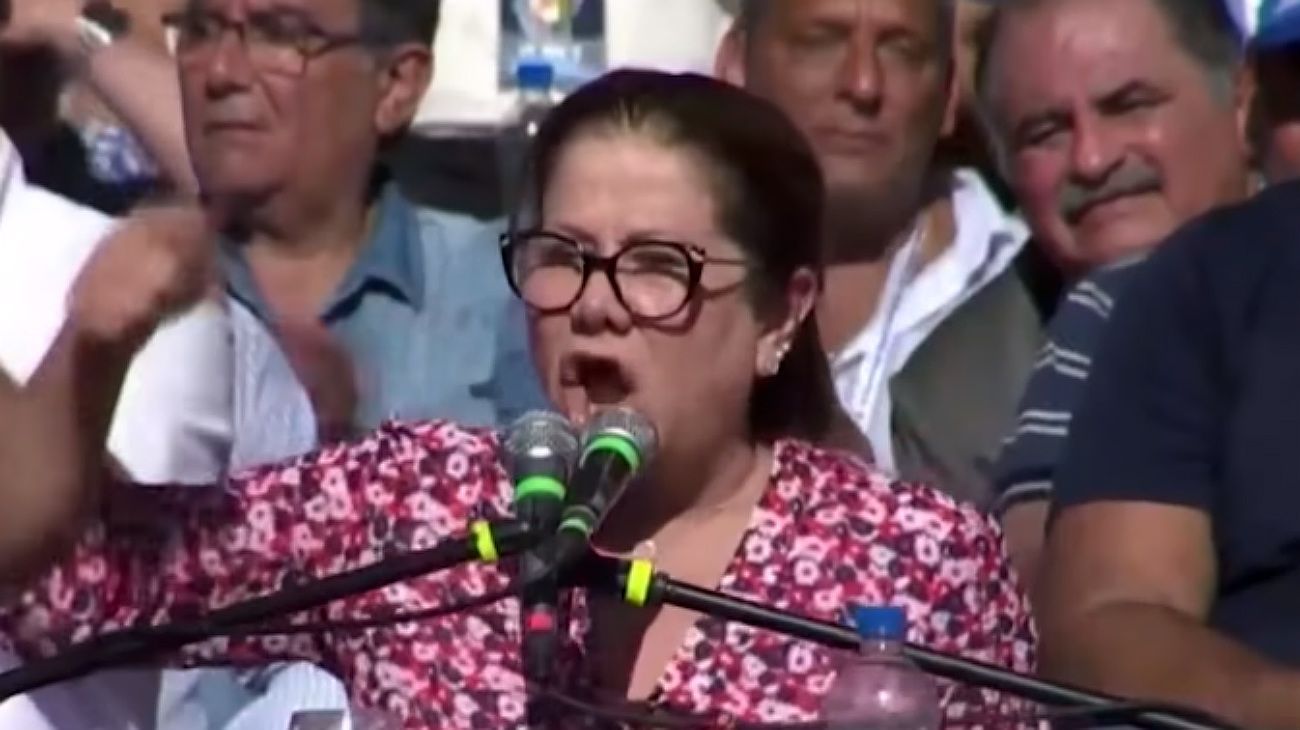 Graciela Camaño: "No hay conducción bifronte, la gestión la conduce Cristina Kirchner"