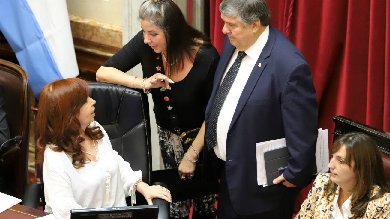 Cristina Kirchner les impidió leer a los senadores de la oposición
