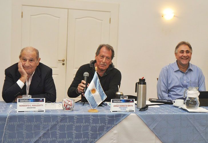 Súper y bancos discuten quien pagará los costos de las promo para el Mundial