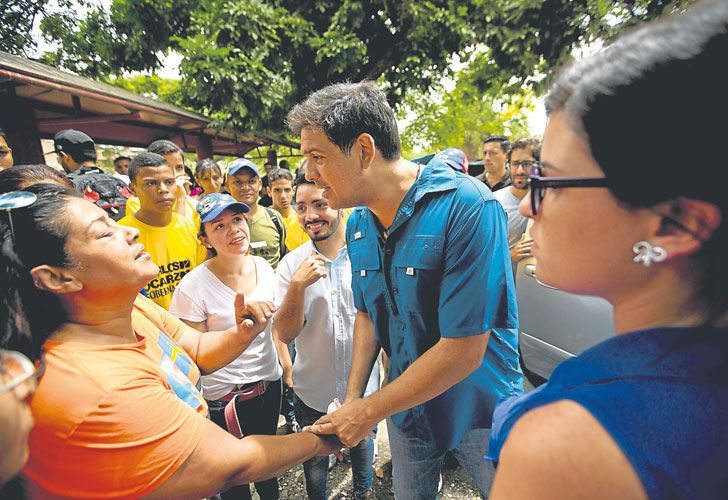 Maduro desempolva las urnas para las elecciones regionales venezolanas