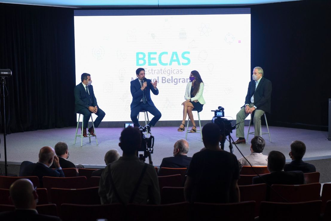 Presentaron plan de becas para estudiantes de carreras prioritarias