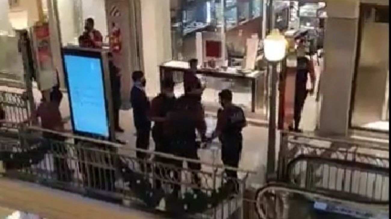 Impactante golpe comando en Patio Bullrich: ladrones "vaciaron" la tienda de relojes Rolex