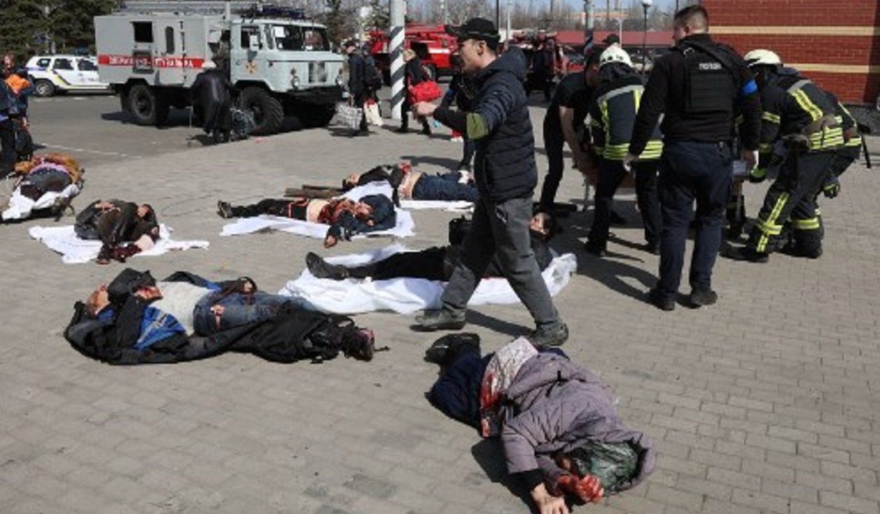 Ucrania | Al menos 35 muertos y 100 heridos en ataque contra estación de tren en Kramatorsk