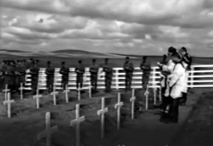 Video histórico | Así enterraron a los soldados caídos en Malvinas