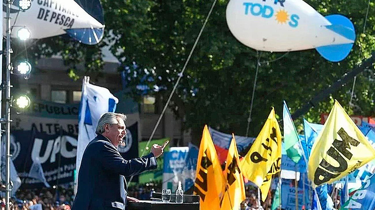 Con el aval de CFK, Alberto habilita las PASO y así busca contener las internas