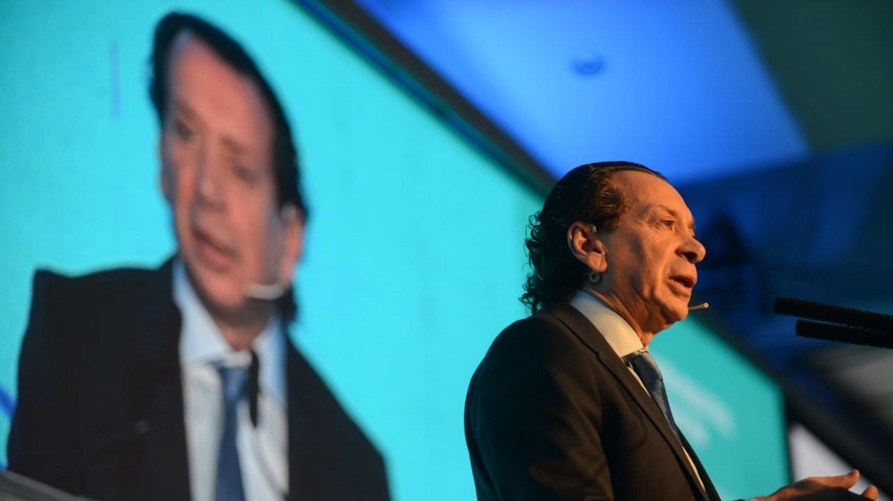 Se cayó el ascensor en el que iba el ministro Dante Sica