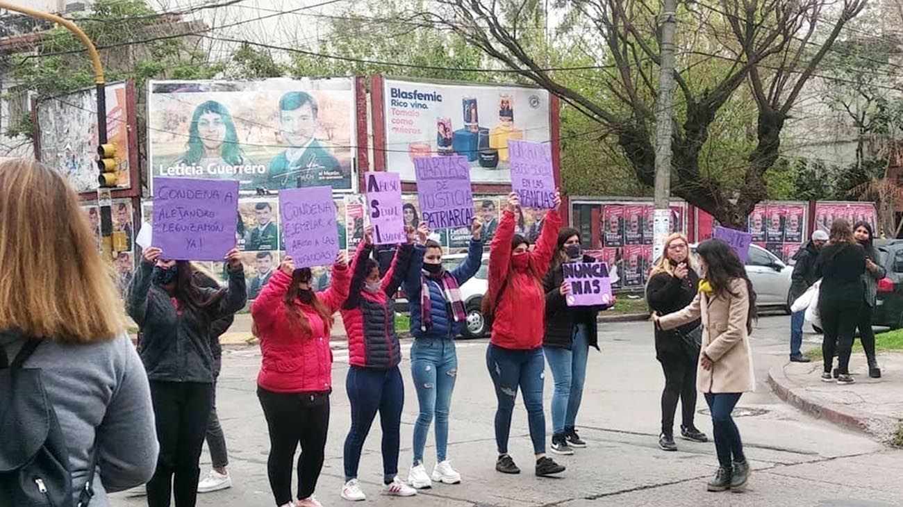 50 años de cárcel para un "padre" que violó a cuatro de sus hijas desde que iban a Jardín de Infantes