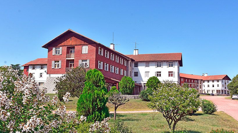 Nación desafectó los hoteles de Embalse y deja la puerta abierta a su privatización
