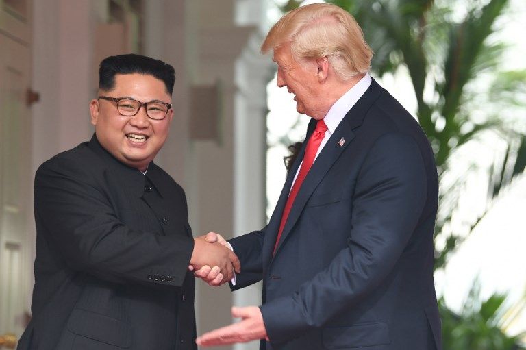 Corea del Norte continúa pruebas de armas mientras habla de diálogo
