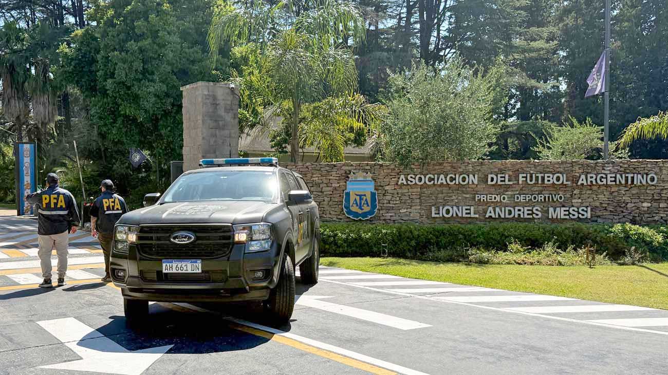 Sin tregua de verano: la AFA de Tapia seguirá siendo investigada durante la feria