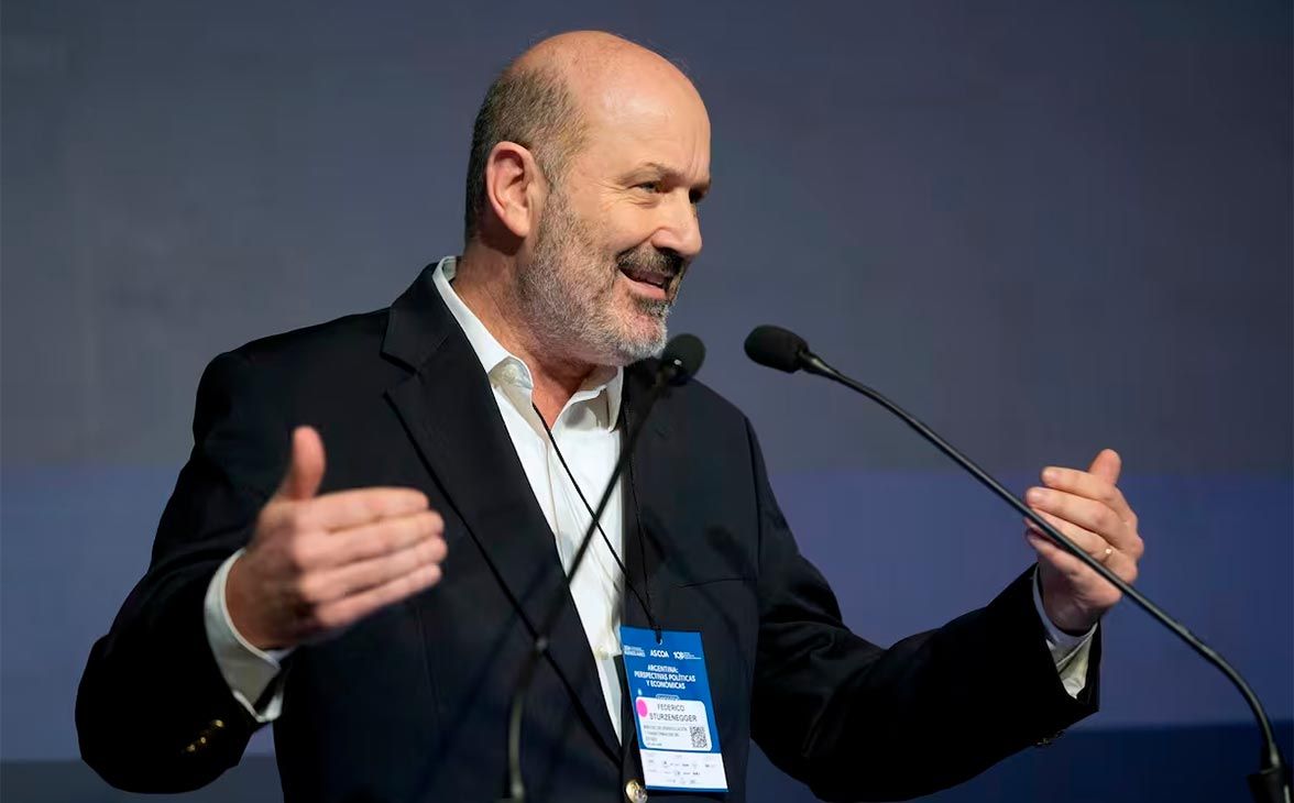 Reforma laboral: Federico Sturzenegger habló sobre la jornada extendida de 13 horas