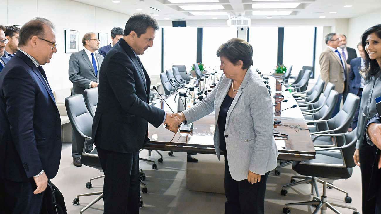 Peligra el cumplimiento de una meta clave acordada con el FMI