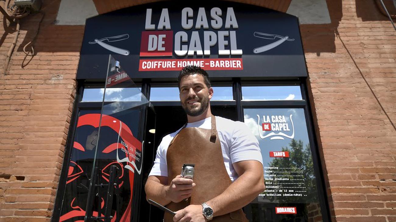Protagonizó el "robo del siglo" a un banco y abrió la peluquería "La Casa de Capel"