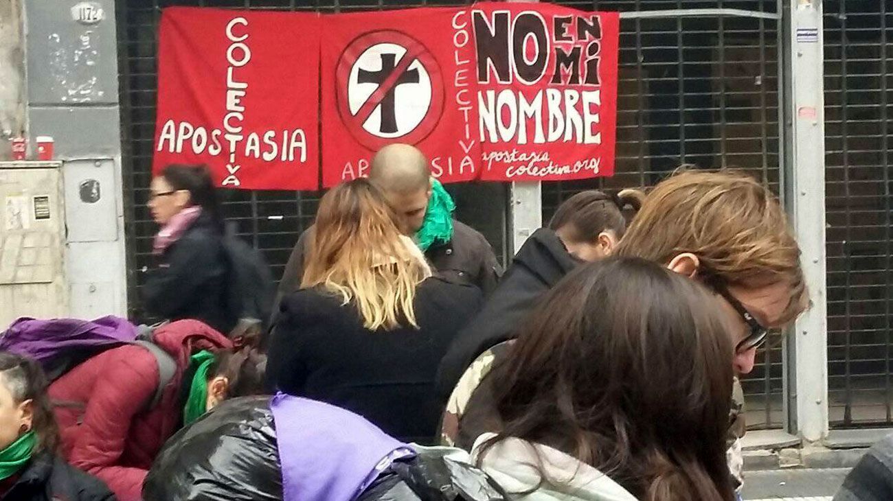 Quiénes son los impulsores de la "apostasía colectiva"