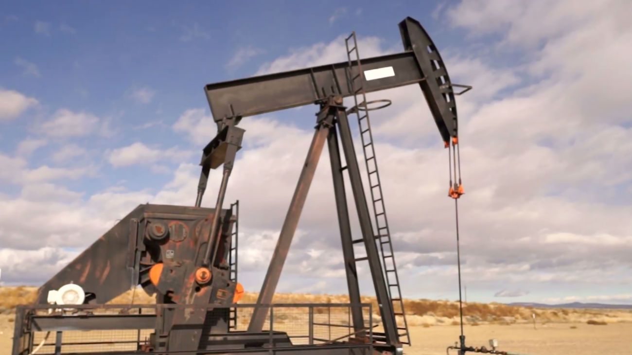 El petróleo está atrapado en una tormenta perfecta