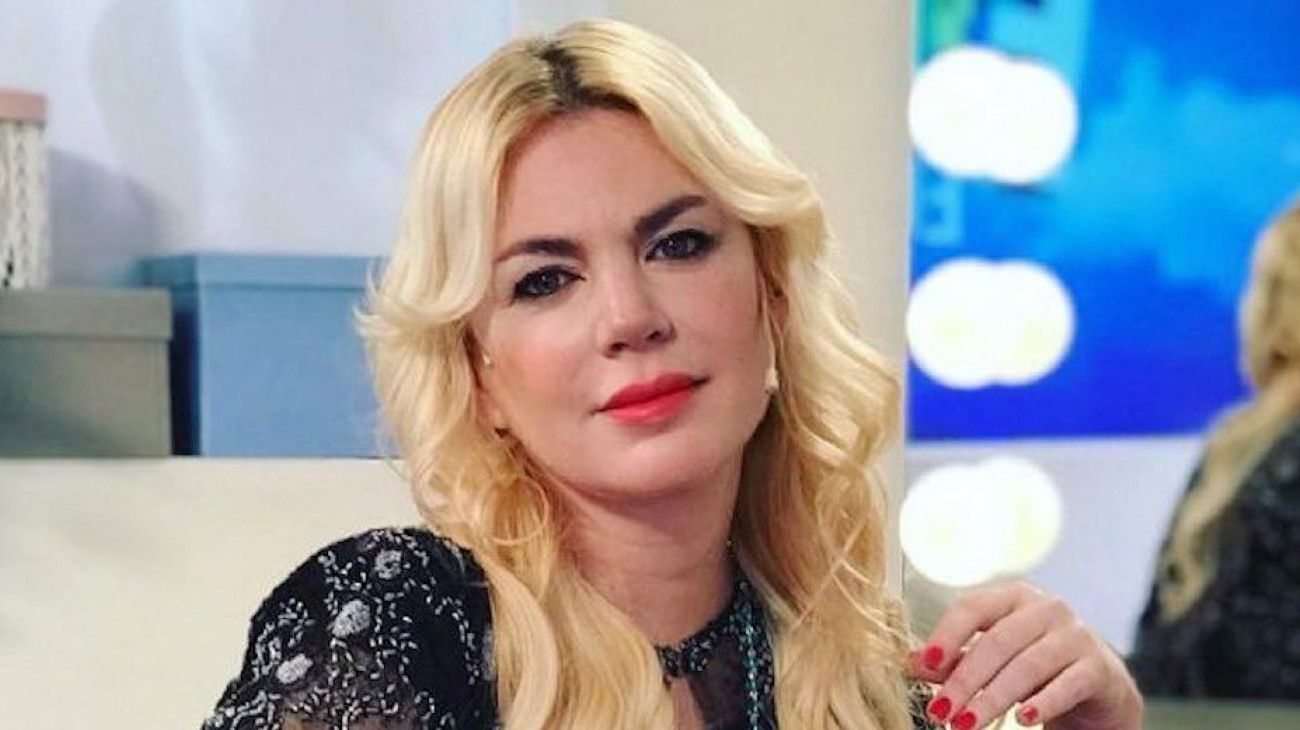 Esmeralda Mitre abre las puertas de su excéntrico departamento de Barrio Parque: "Soy de barrio"