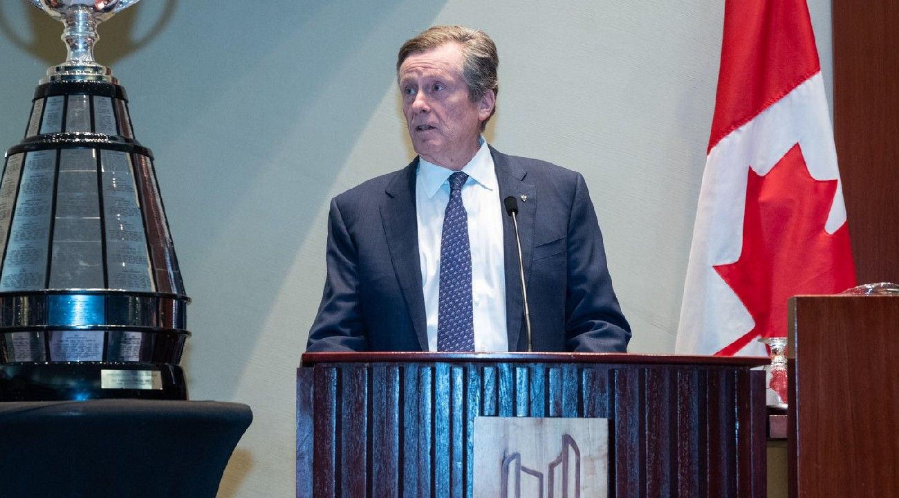 Infidelidad y política: el alcalde de Toronto renunció tras admitir una relación extramatrimonial con su empleada