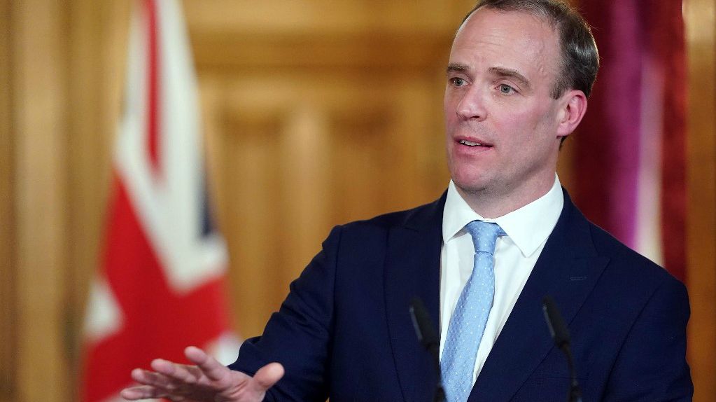 Quién es Dominic Raab, el "sobreviviente designado" del premier británico Boris Johnson