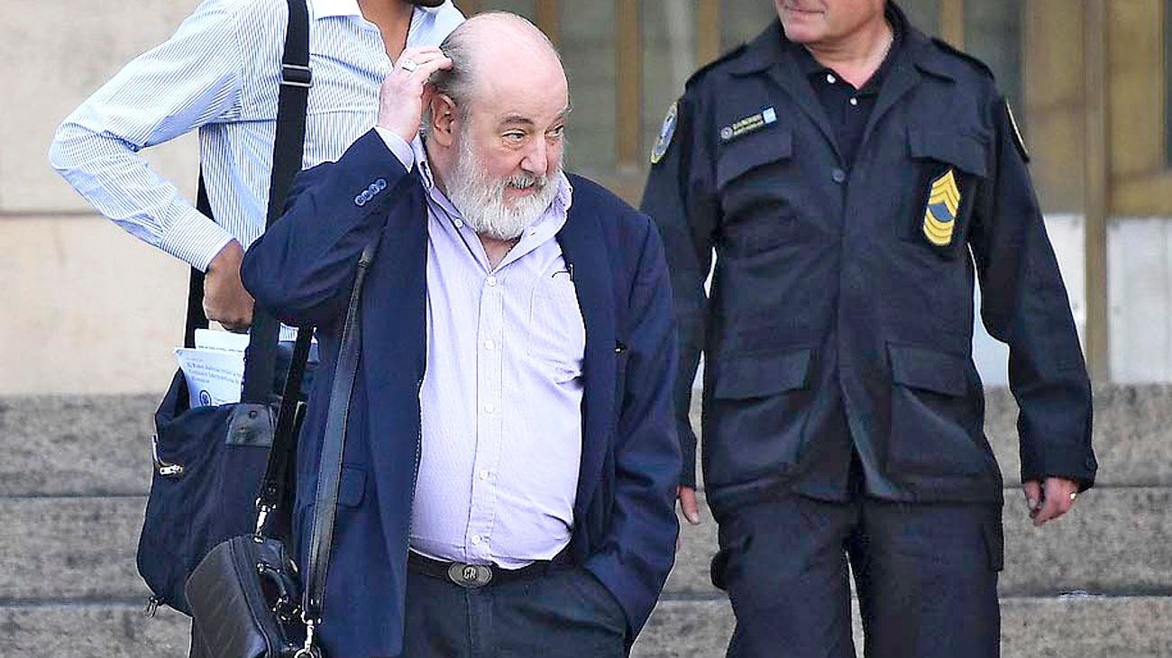Bonadio solicitó licencia luego de ampliar el procesamiento a CFK