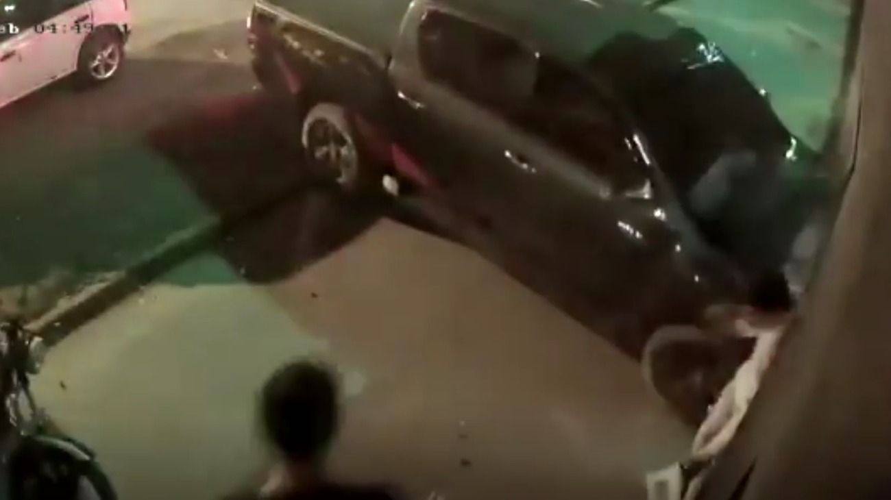 Alcohol y furia en Formosa: lo echaron del boliche e incrustó su camioneta contra el local