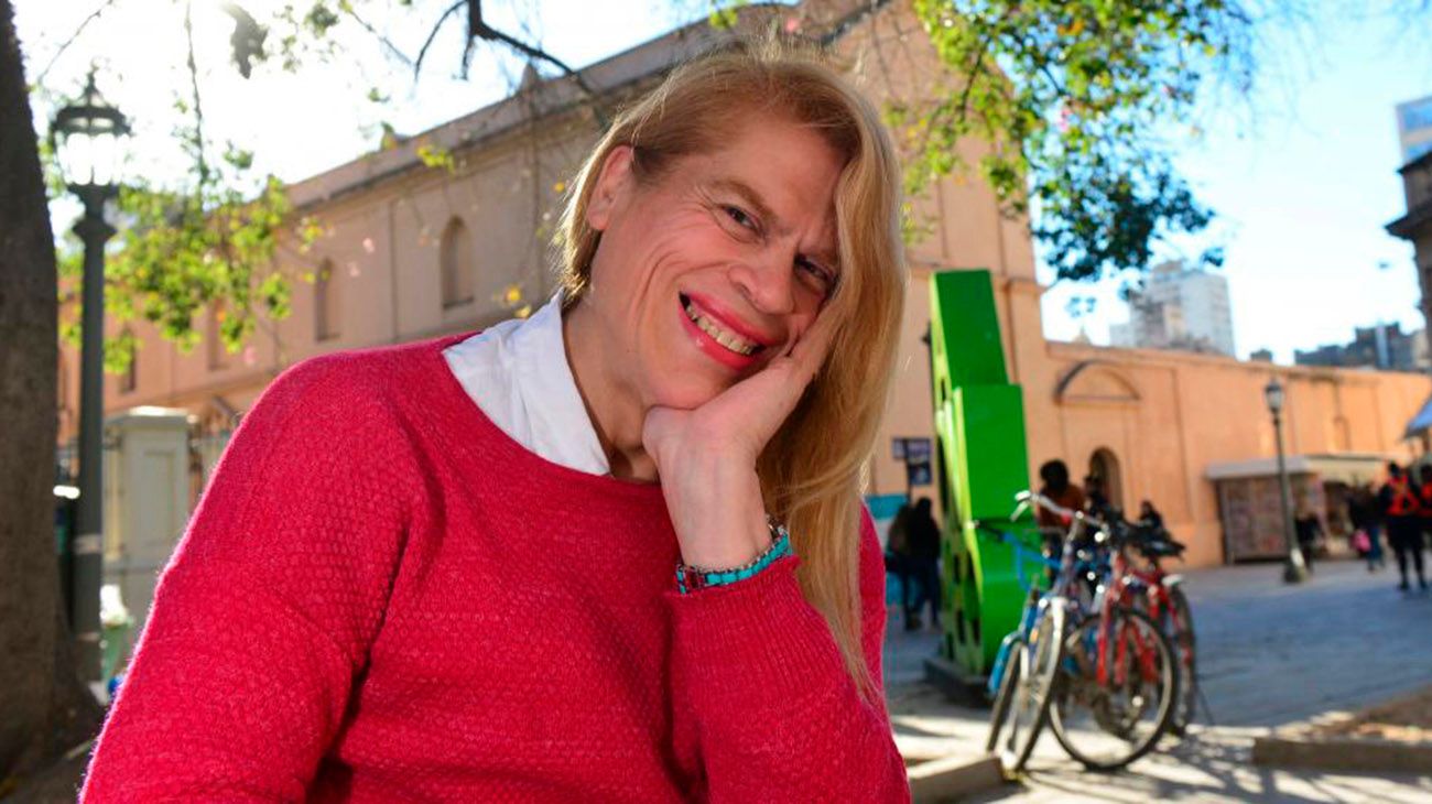 Hace 23 años que es docente, pero desde hace dos que ejerce como mujer